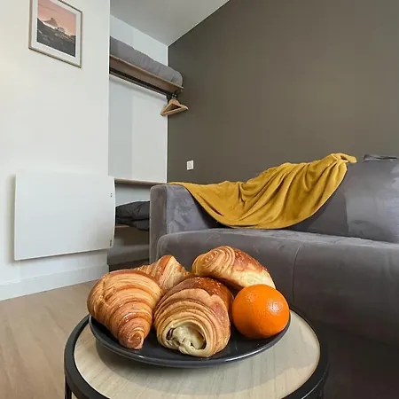 Indus A Deux Pas De La Gare 永河畔拉罗什