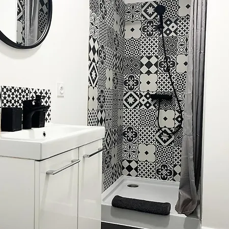 Indus A Deux Pas De La Gare Ла-Рош-сюр-Йон